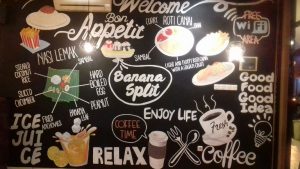 mural cafe di phoenam cafe